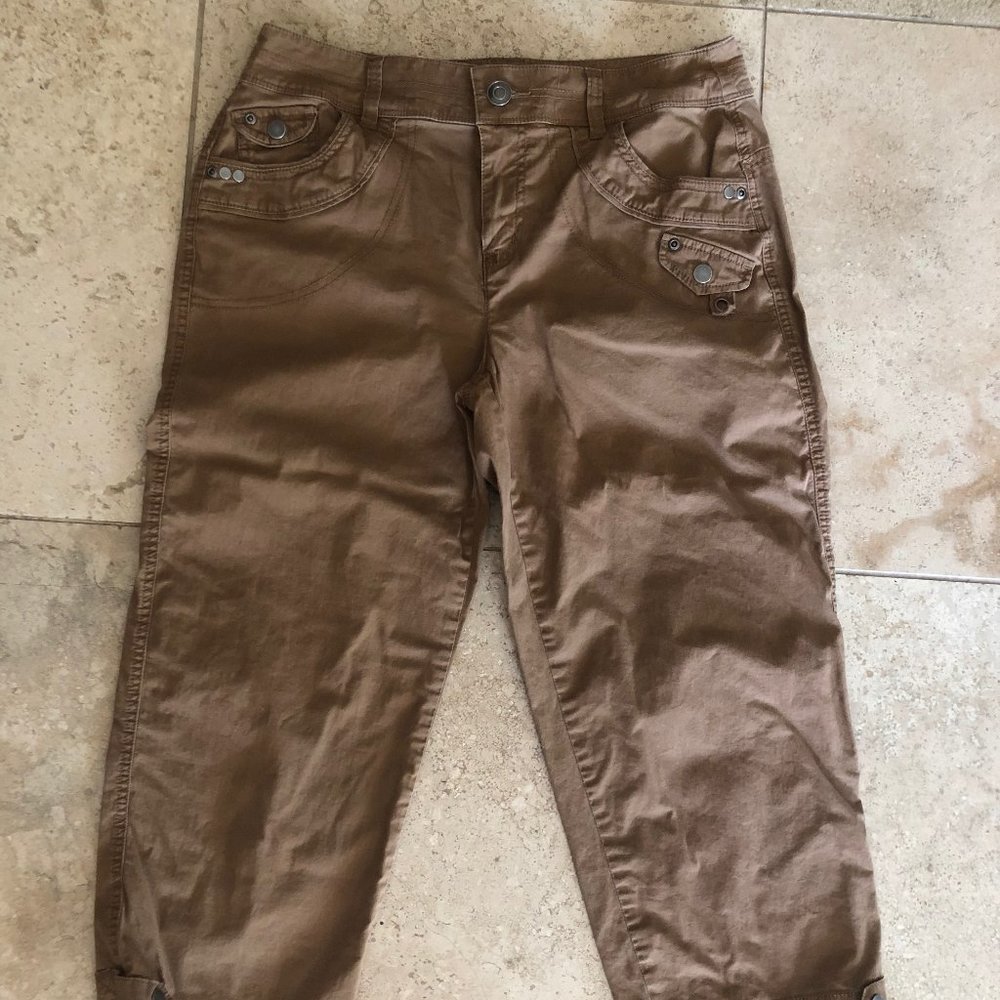 Pocket Detail Crop Pants